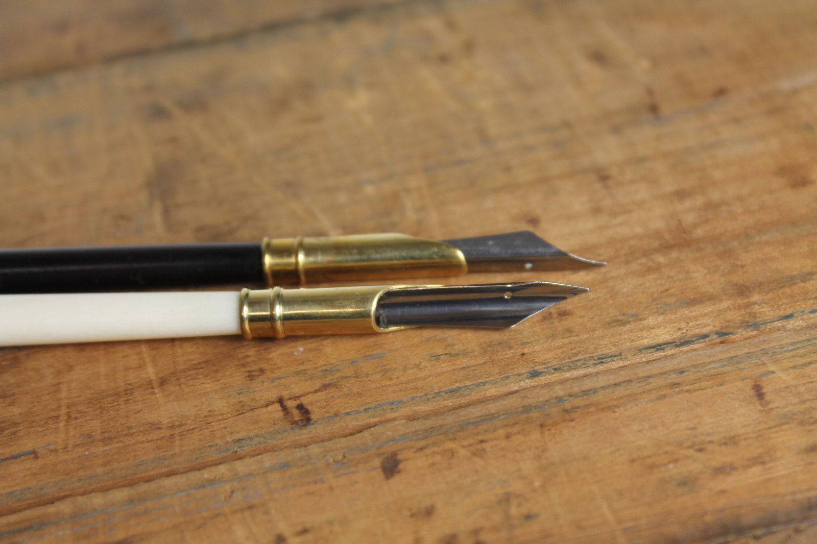 2 Antique Style Turned Bone & Horn Calligraphy Fountain Dip Ink Nib Writing Pen