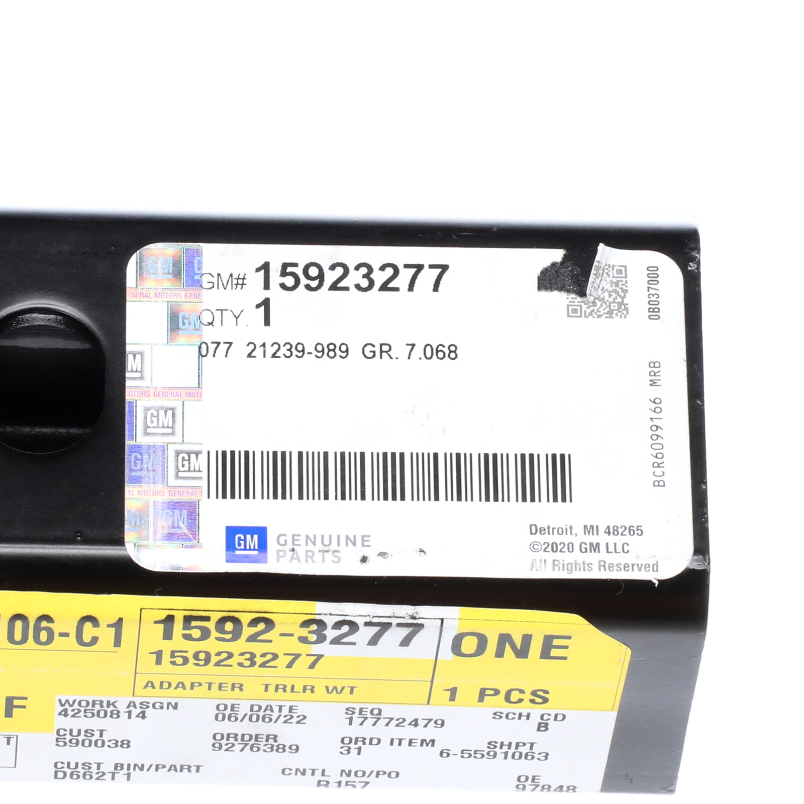 OEM NEW Trailer Hitch Adapter Sleeve 2.5 - 2.0 Inch Silverado Sierra 15923277