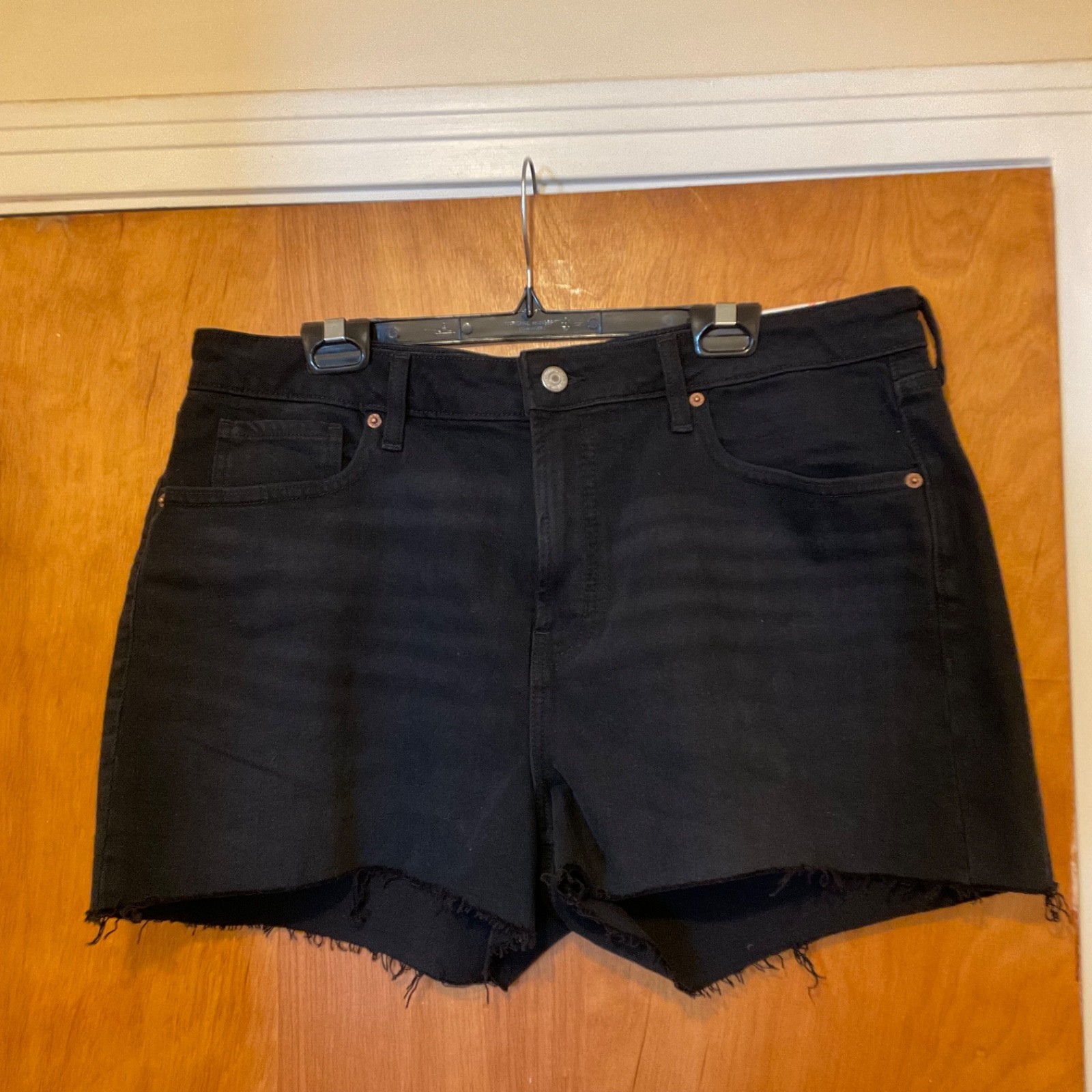 Old Navy High-Rise OG Straight Black Jean Shorts Women’s Sz 16 Raw Hems NWT