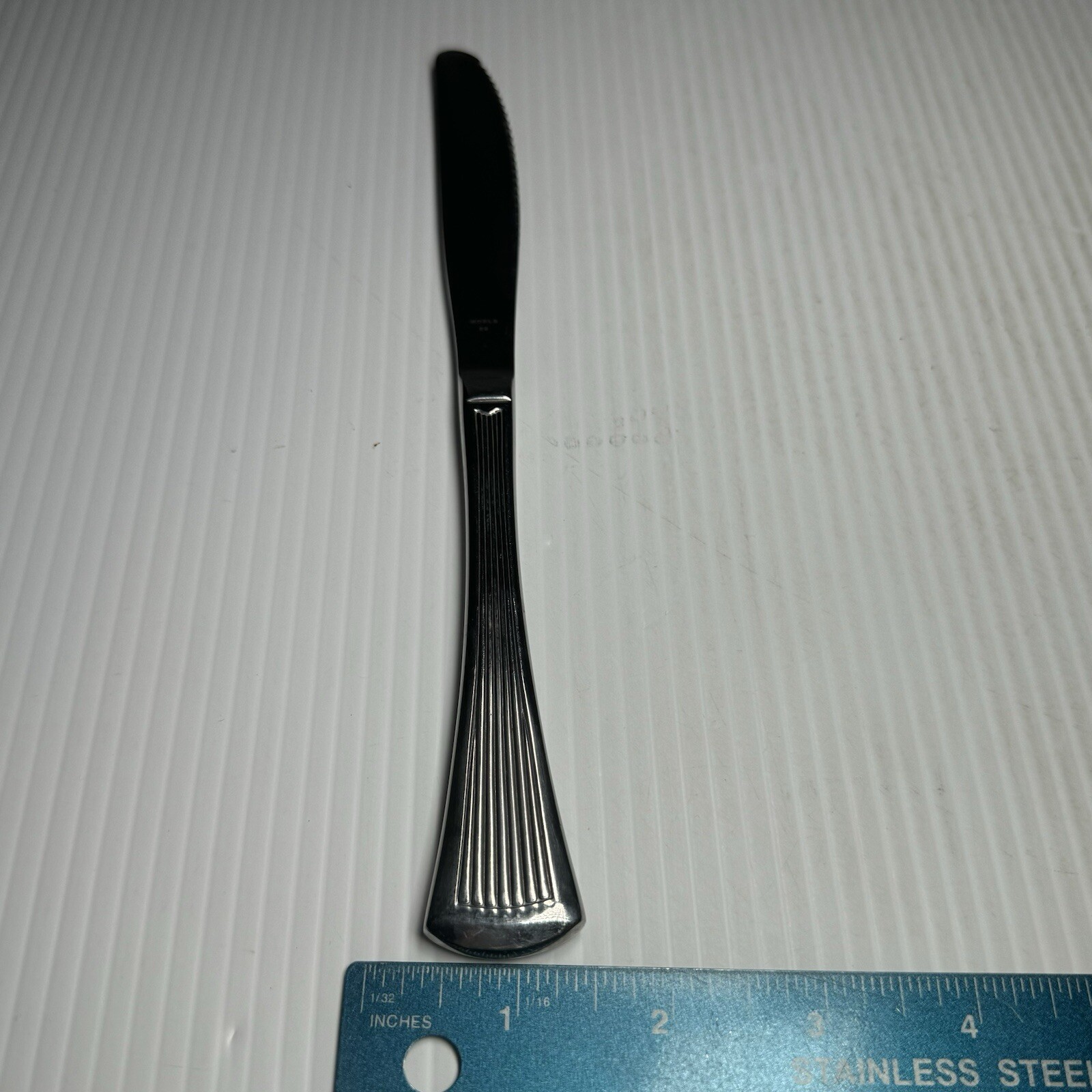 World Tableware Minuet 9-1/4 Entree Knife - 1pcs