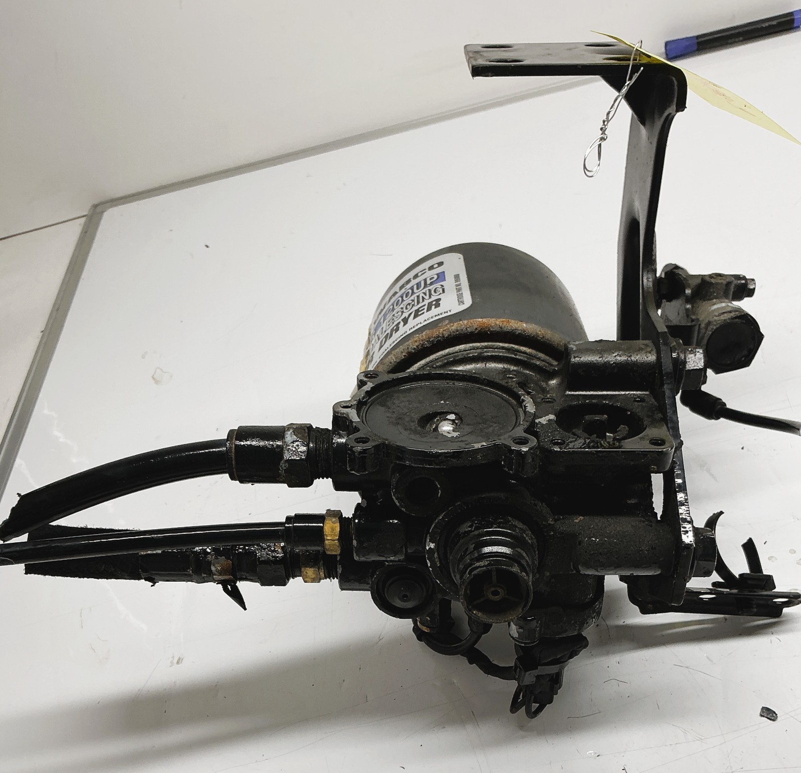 WABCO System Saver 1200 Plus Air Dryer Assembly for Volvo VNL / Mack