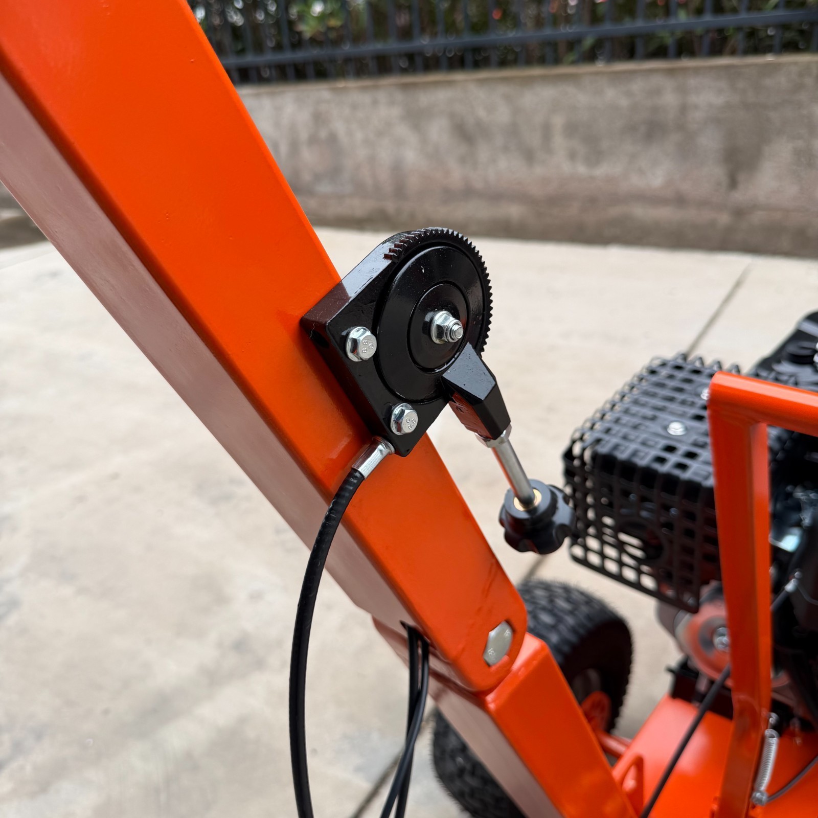 15HP E-Start Gas Powered Trencher, 420cc 24'' Trench Depth/4'' Trench Width