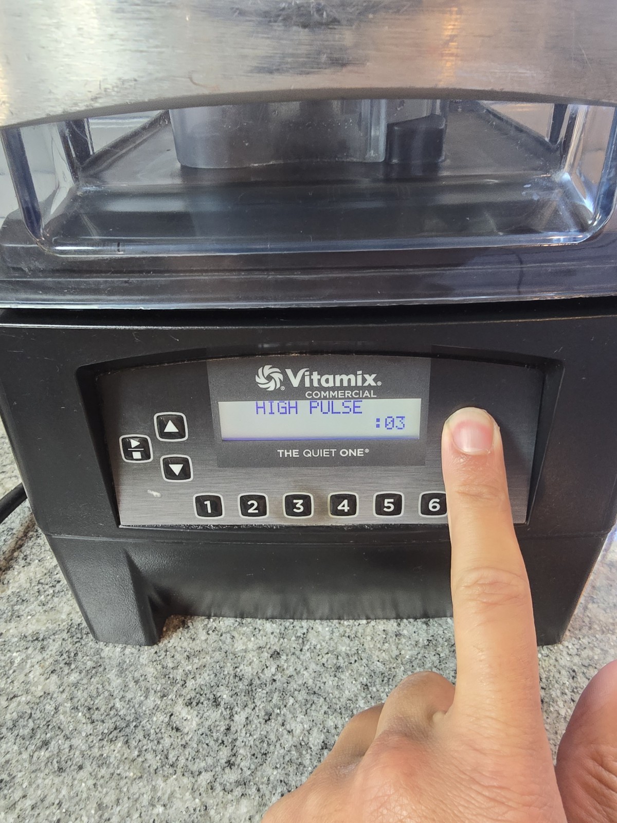 Vitamix The Quiet One Blender 48oz Polycarbonate Jar item 036019 ABAB READ