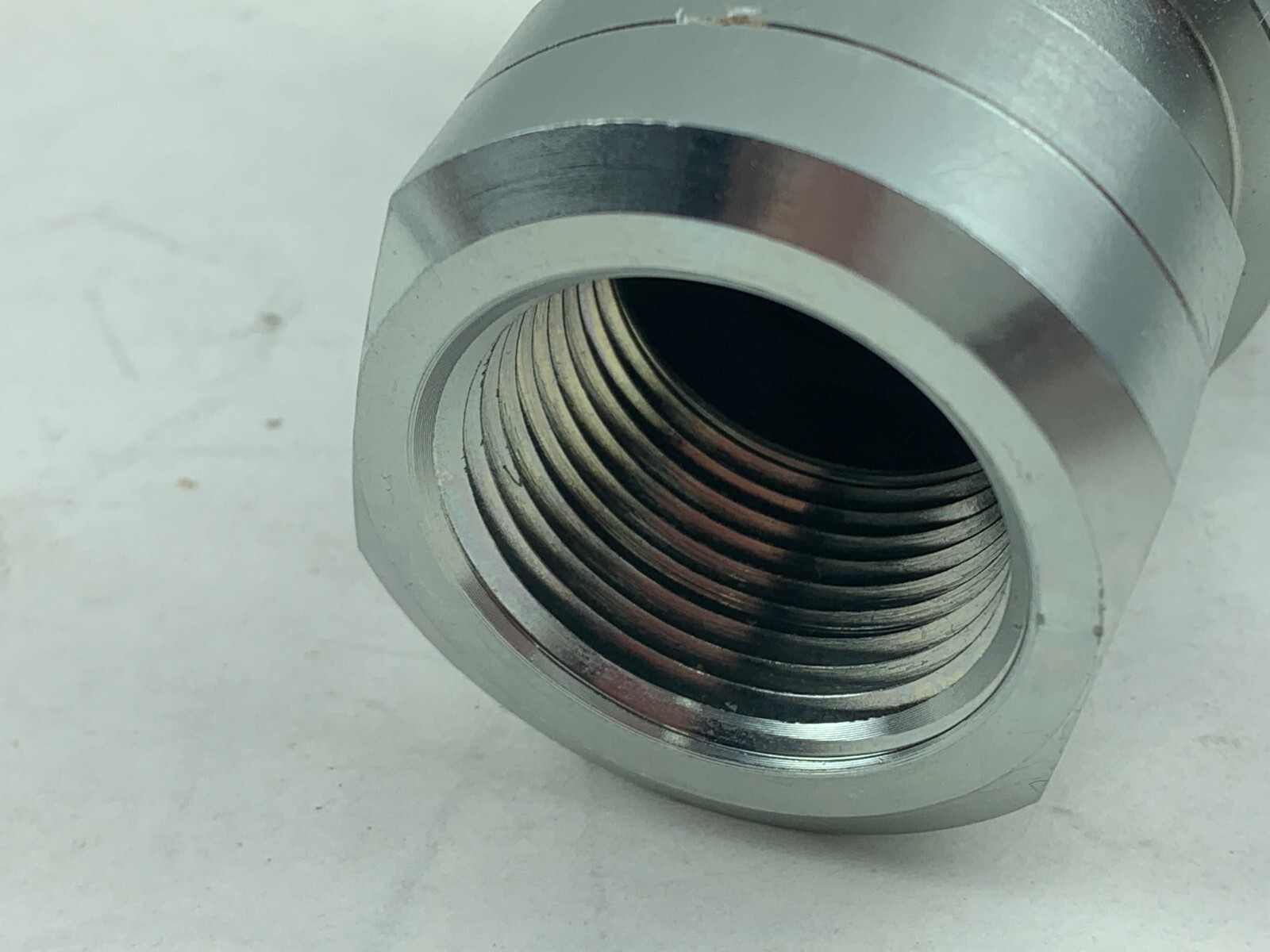 Hydraulic Quick Disconnect ISO B HNV1F Female Poppet Coupler