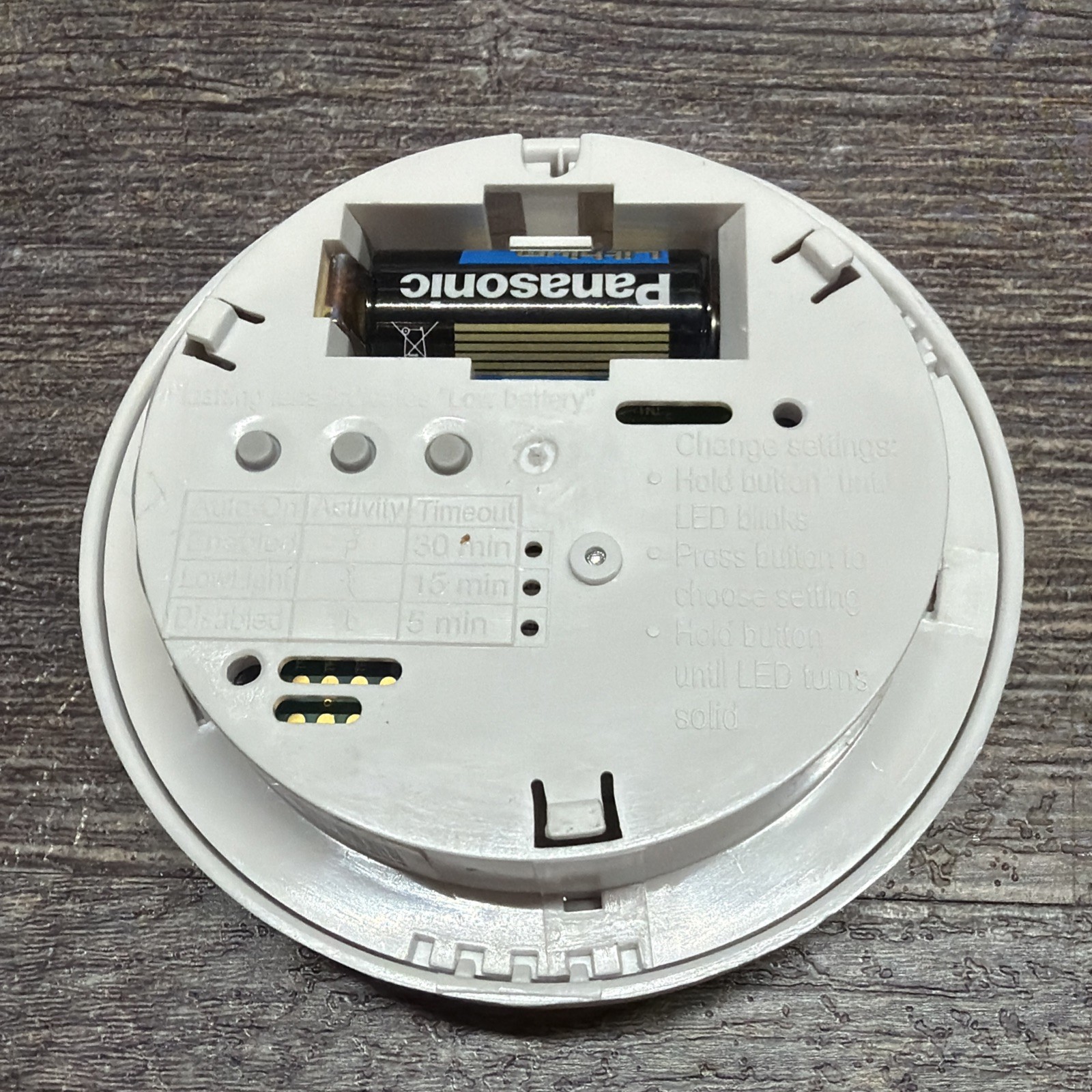 EUC Lutron LRF2-OCR2B-P-WH Ceiling Occupancy Sensor Radio Powr Savr With Bracket