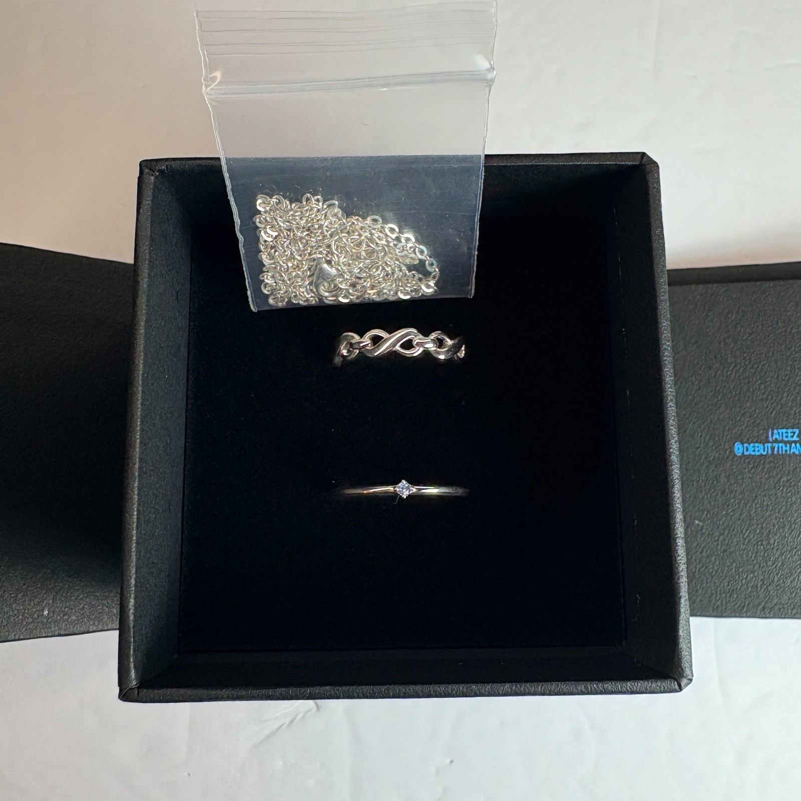 [ATEEZ] 7th ANNIVERSARY POP-UP '8ROOM' ATINY Ring (2 Rings + 1 Chain)