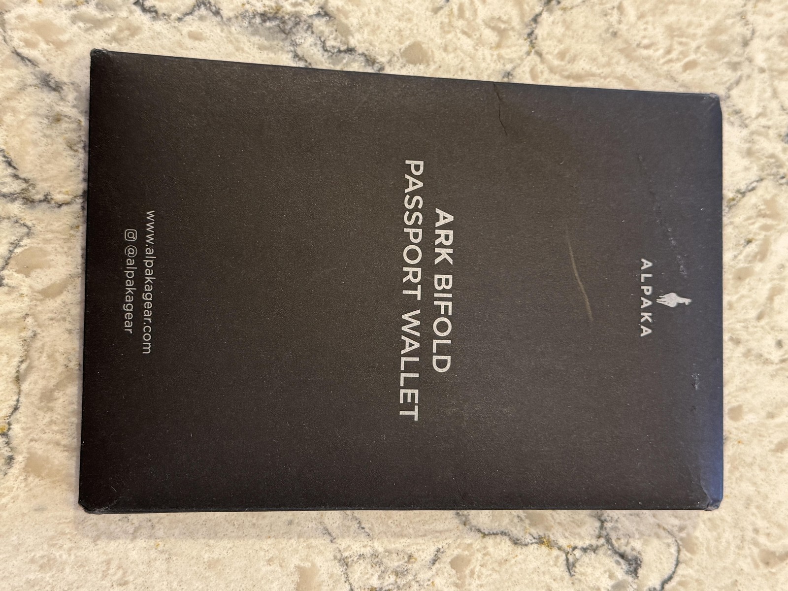 ALPAKA Ark Bifold Passport Wallet Black Travel Organizer Slim Case RFID