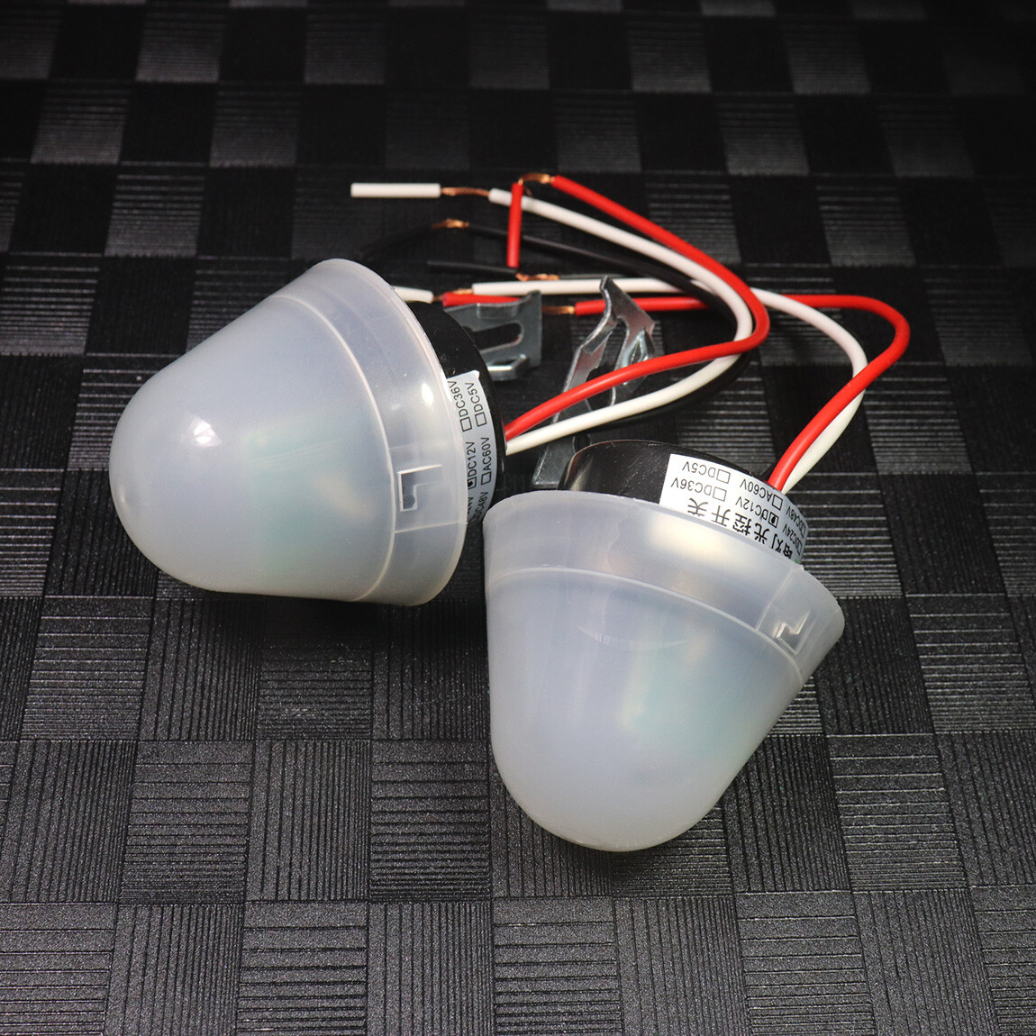 2pcs DC/ AC 12V Auto On Off Light Photocell Switch Control Dark to Dawn Sensor