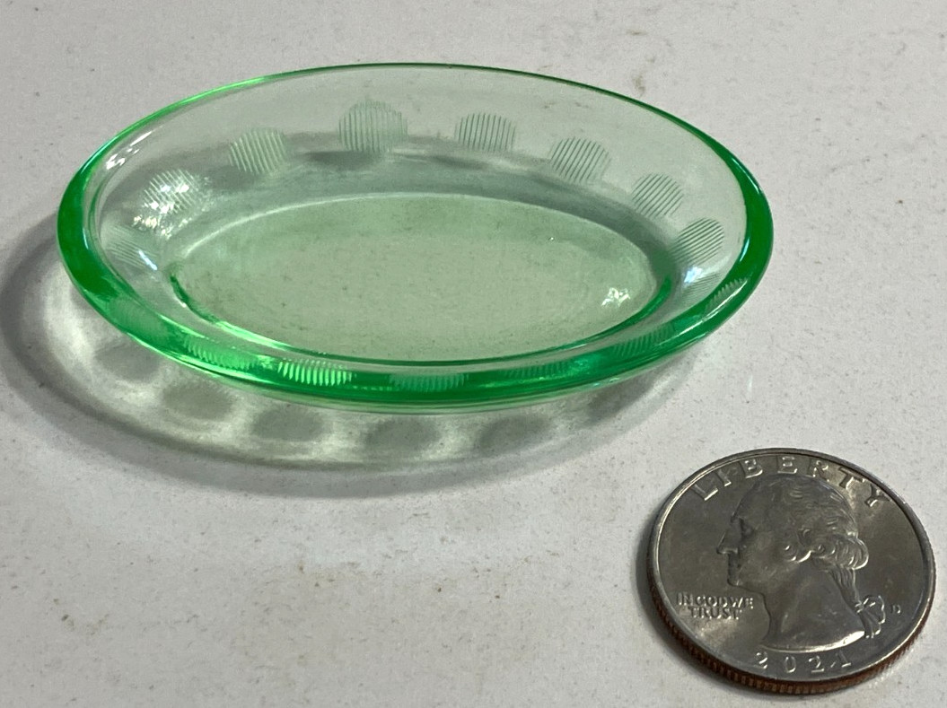 Vintage Green Uranium Cambridge Glass Oval Salt Cellar Salt Dip. Etched Glass