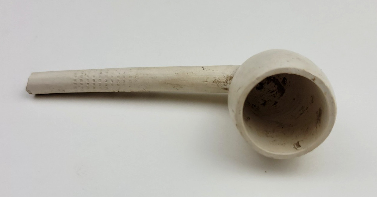 3.625" Molded Kaolin Clay Trade Pipe - South Dakota - J. Aplan Coll. Artifact