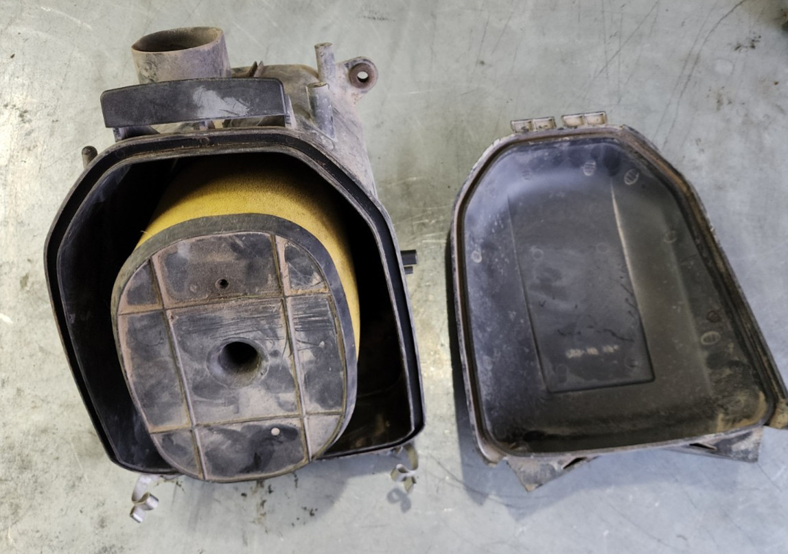 12 - 15  Kawasaki Brute Force 750 Airbox Air Box 11010-0152