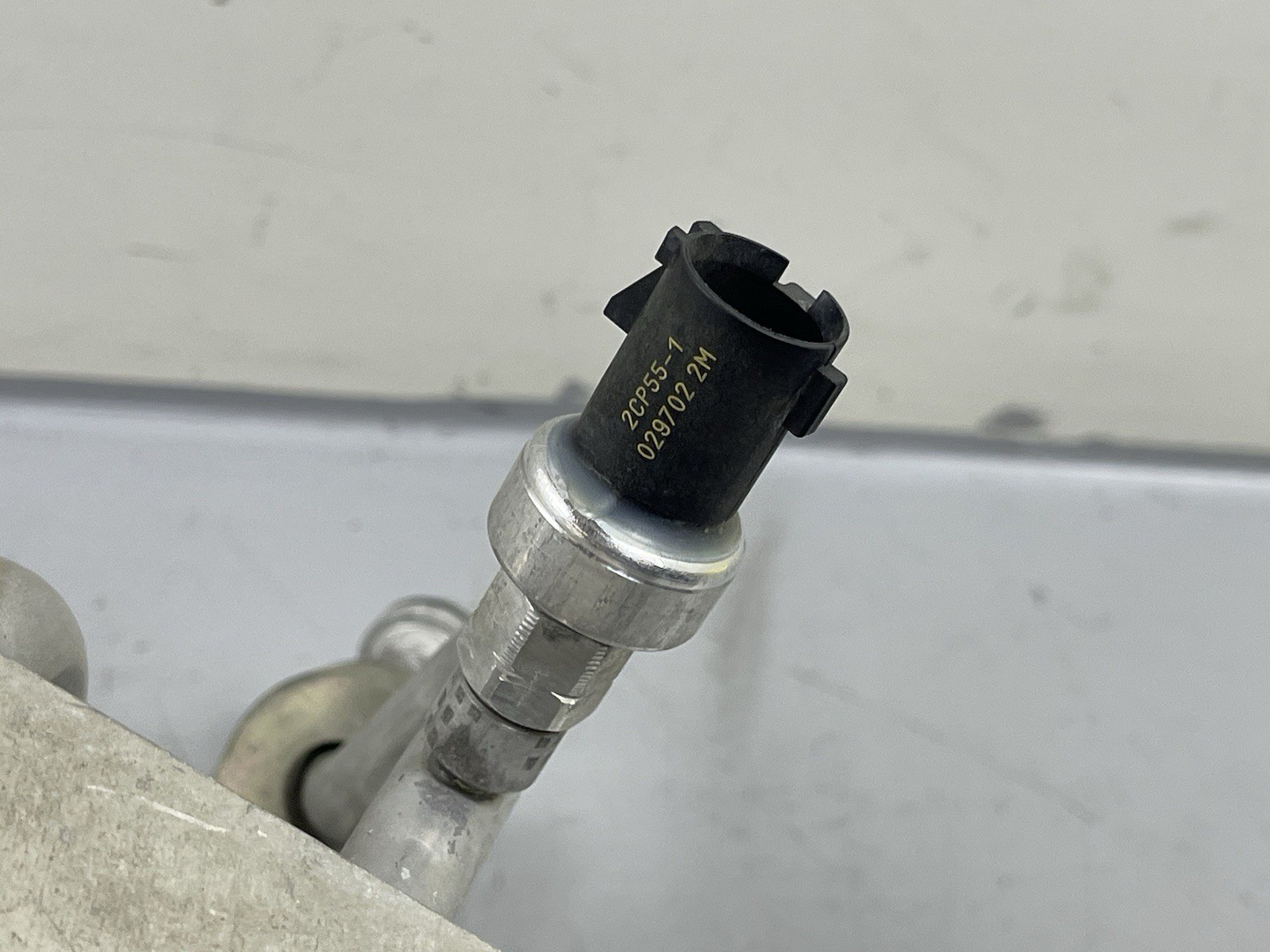 2018-2024 FREIGHTLINER CASCADIA AC JUNCTION BLOCK LINE HOSE PIPE A22-73447-000