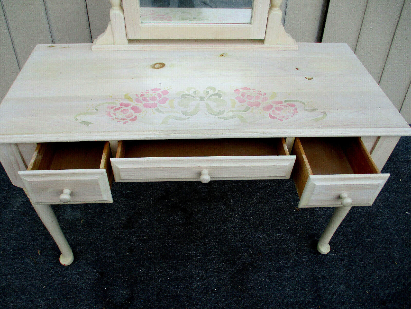 62922 Master Craft Hand Made Vanity Desk with Mirror