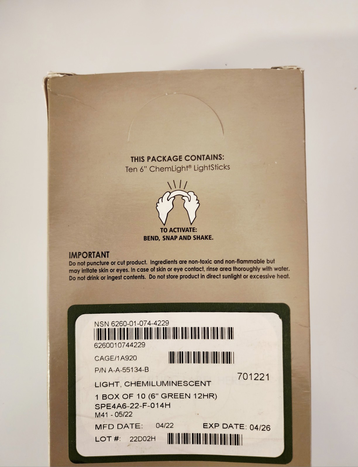 LC Industries ChemLight 6 inch Green Box of 10 Military Grade Glow Sticks