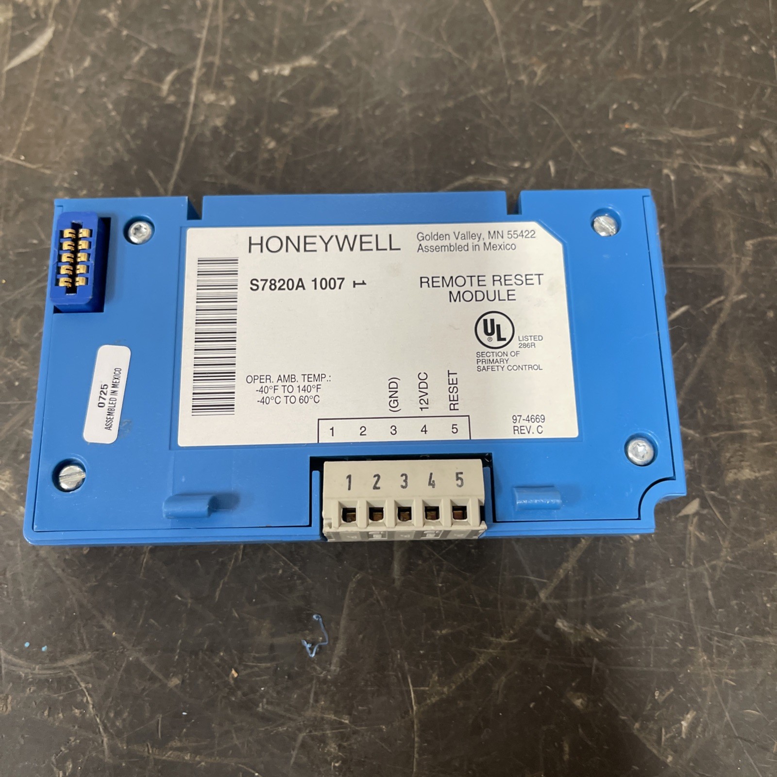 HONEYWELL REMOTE RESET MODULE S7820A1007 12V -40-140 DEGREE F IGNITION BURNER CO