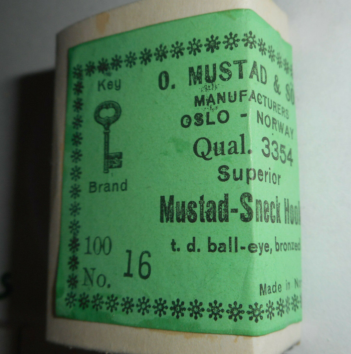 100 MUSTAD #16 Fly Tying Sneck Hooks Turned Down BALL Eye Bronzed NORWAY 3354