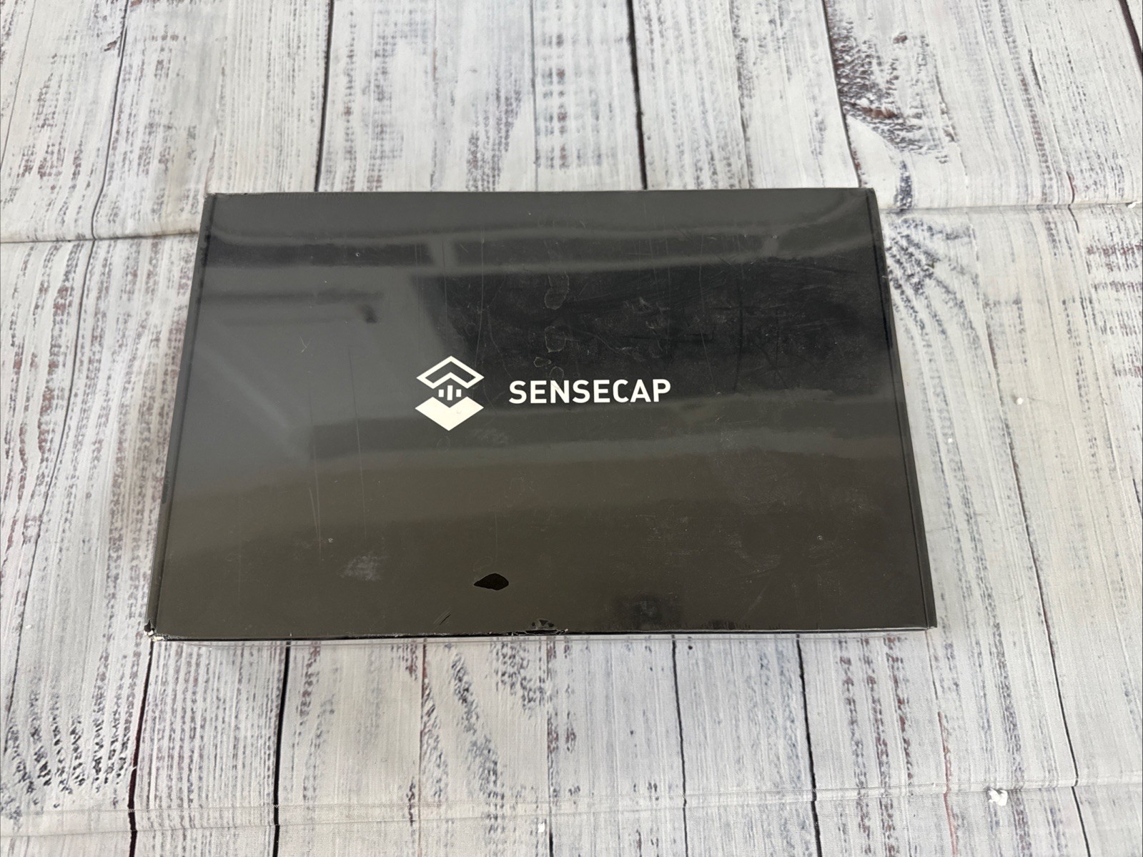 SenseCAP M1 LoRaWAN Indoor Gateway Helium Crypto Miner Hotspot M1-4915 - Sealed