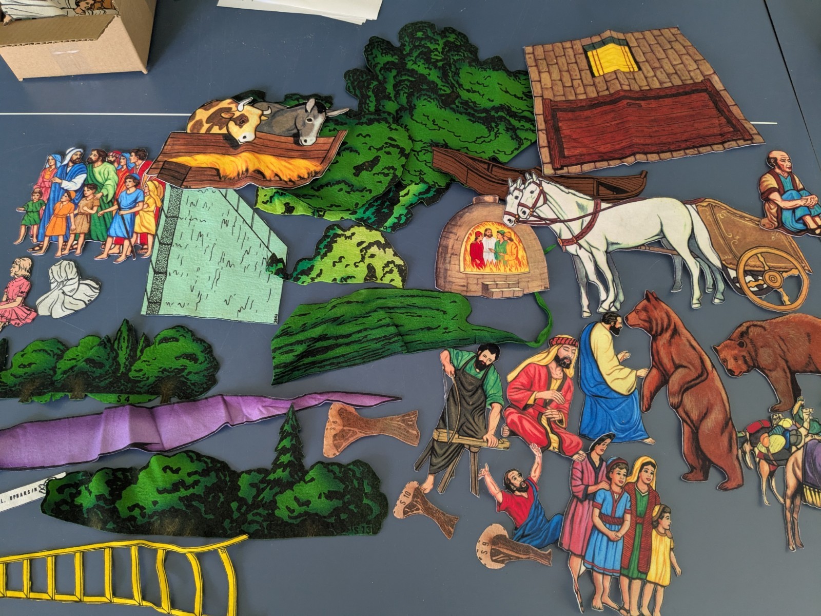 Vintage Huge Lot Of 1017 Pieces Of Felt Flannel Graph Sunday School