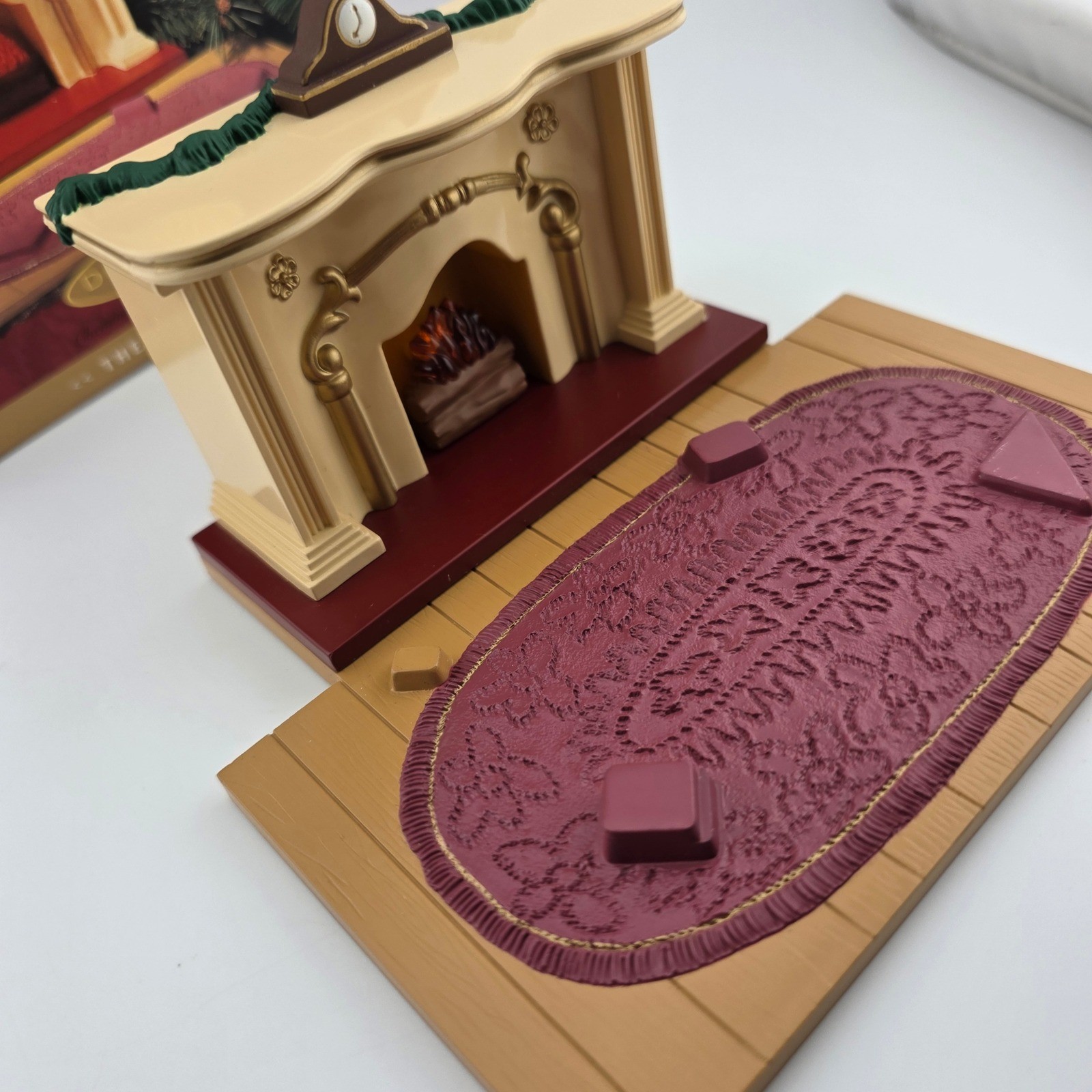 Hallmark Keepsake Bearingers Flickering Light Fireplace 2003 Ornament Tested