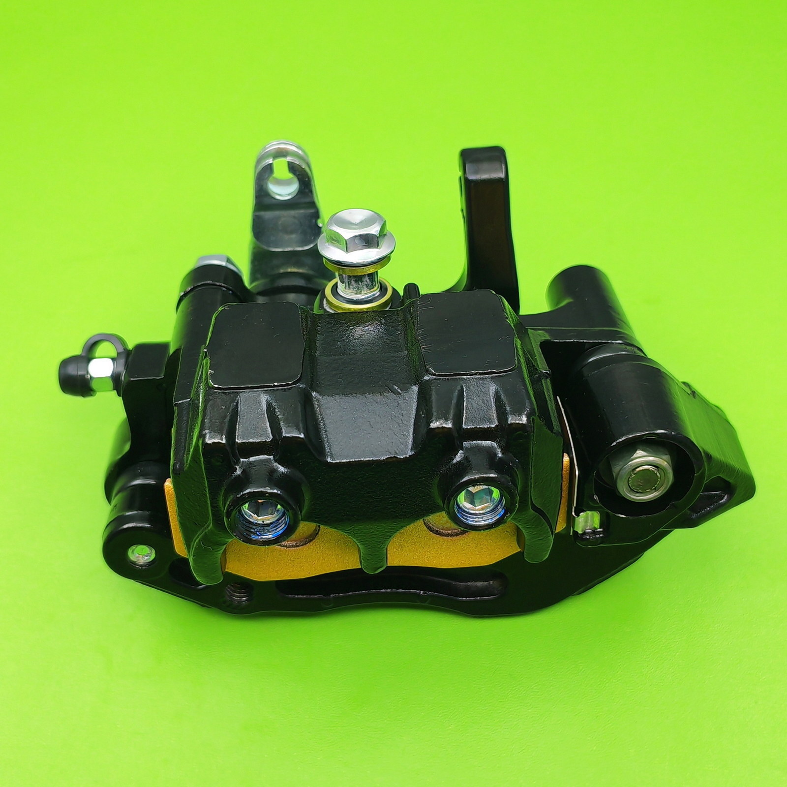 New Rear Brake Caliper W/Pads for Honda TRX250R FourTrax 250 1986 1987 1988 1989