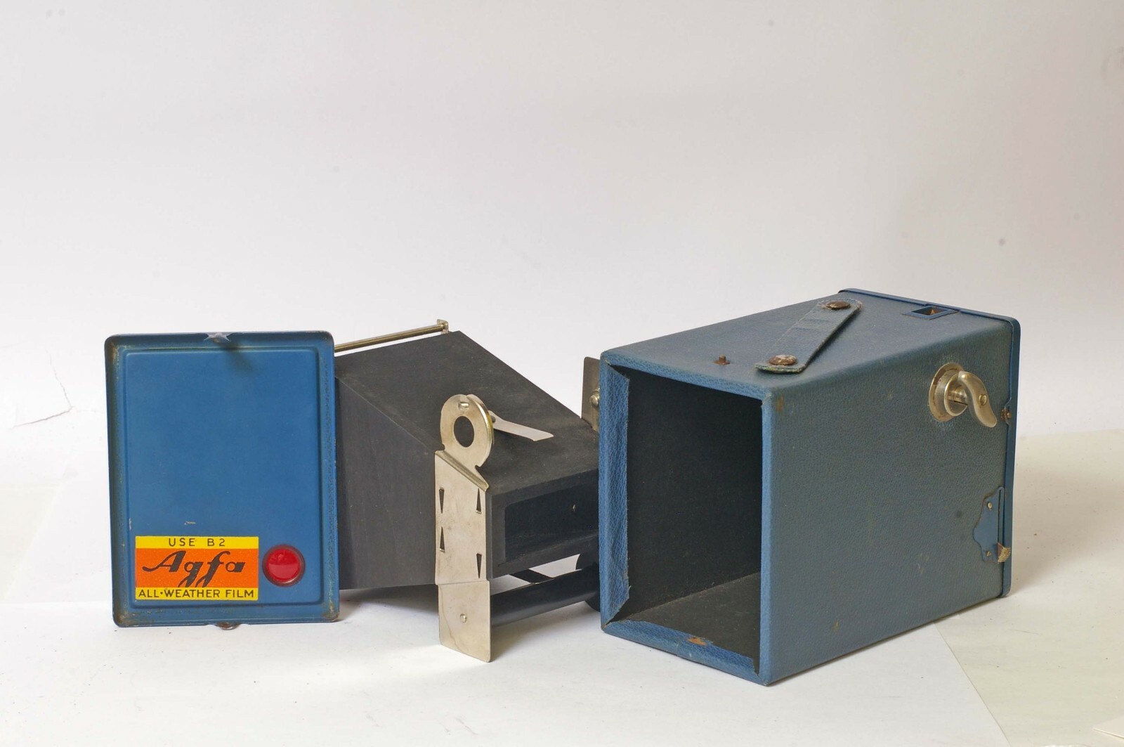 F90330~ AGFA ANSCO No. 2 MODEL D Uses 120 Film Box Camera **BLUE**