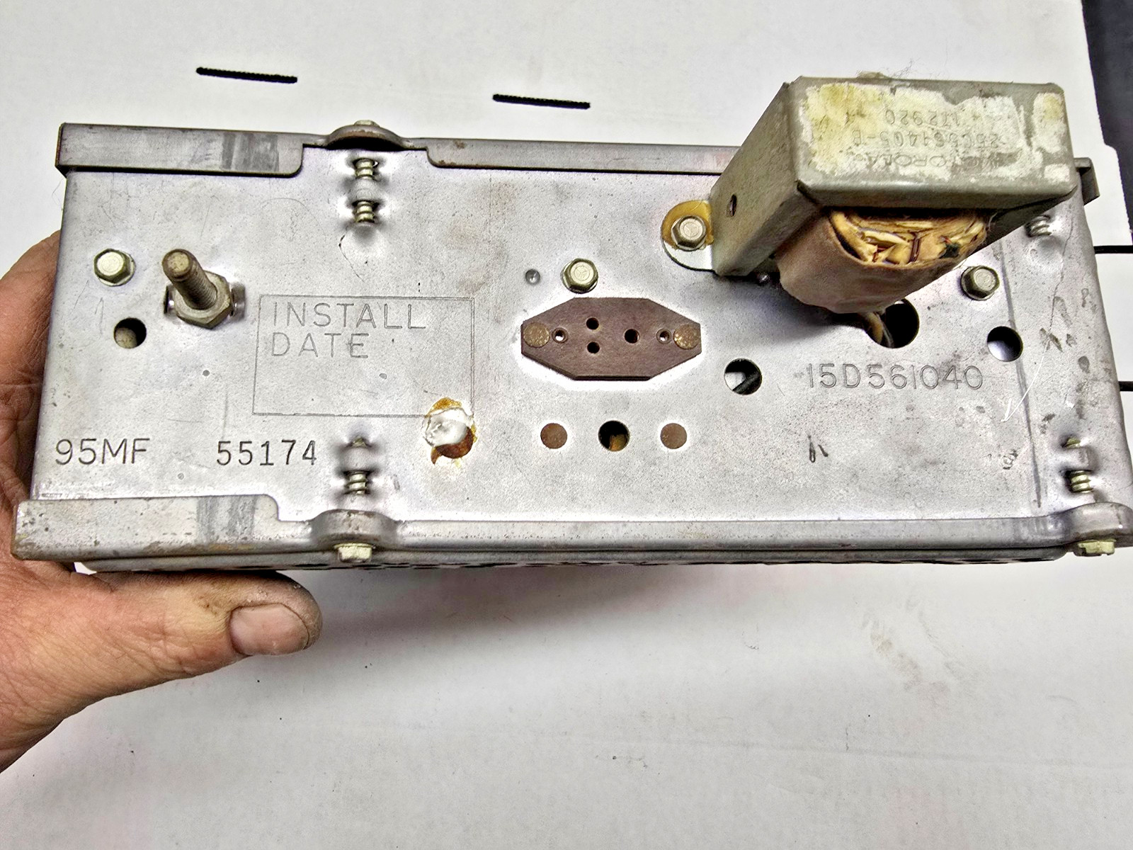 1958 Ford Fairlane AM Town & Country Push Button Radio MF 95