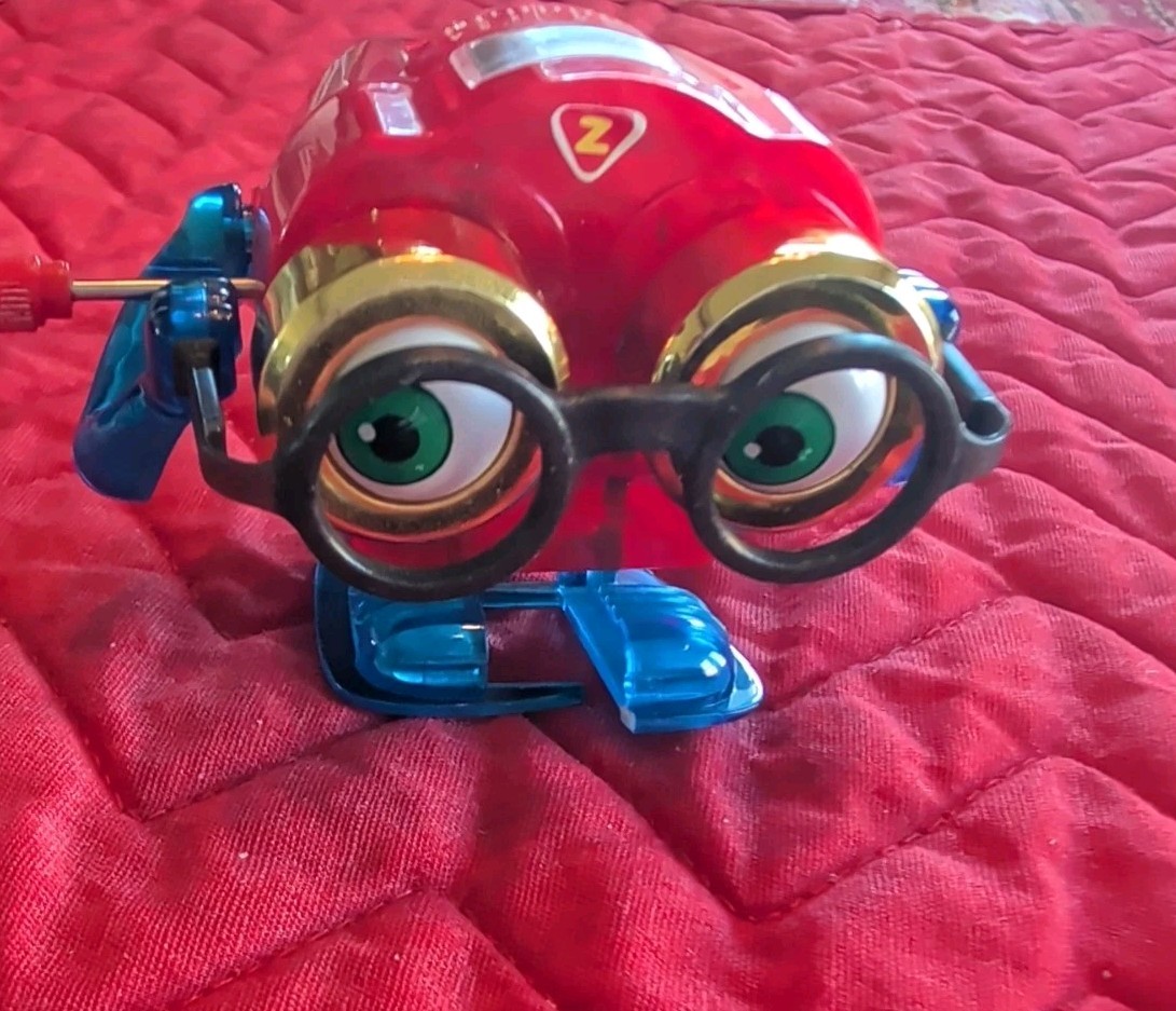 Z Wind Ups Peppers Toy. tIMY 2010. Walks, Eyes & Eyeglasses Move.