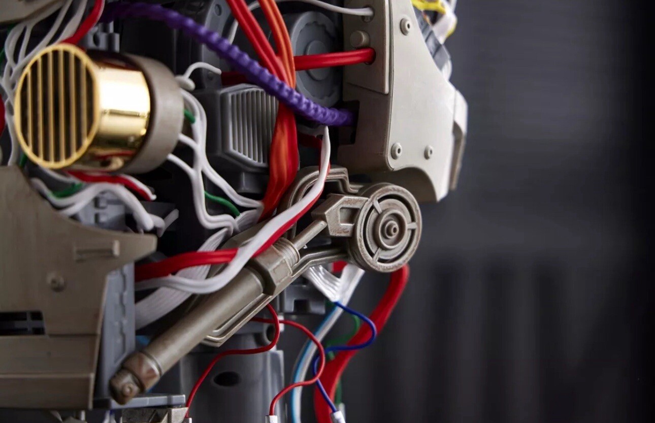 Disney Parks D23 Expo Star Wars Galactic Archive C-3PO Helmet Brand New Sealed!