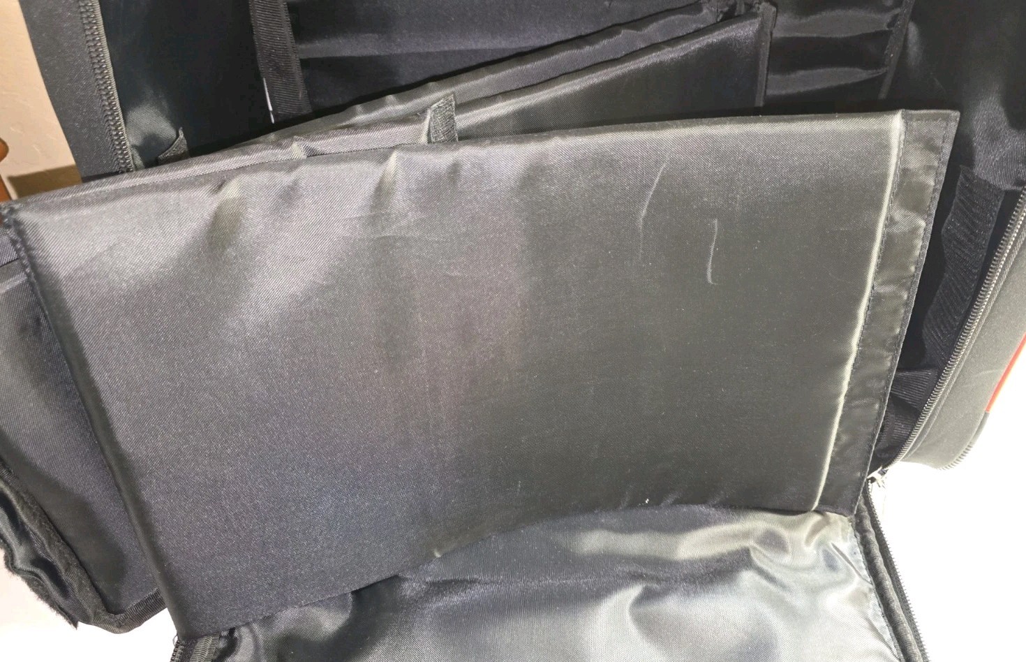 Nice Bernina Large Sewing Machine Luggage Carrying Bag Black & Red Case