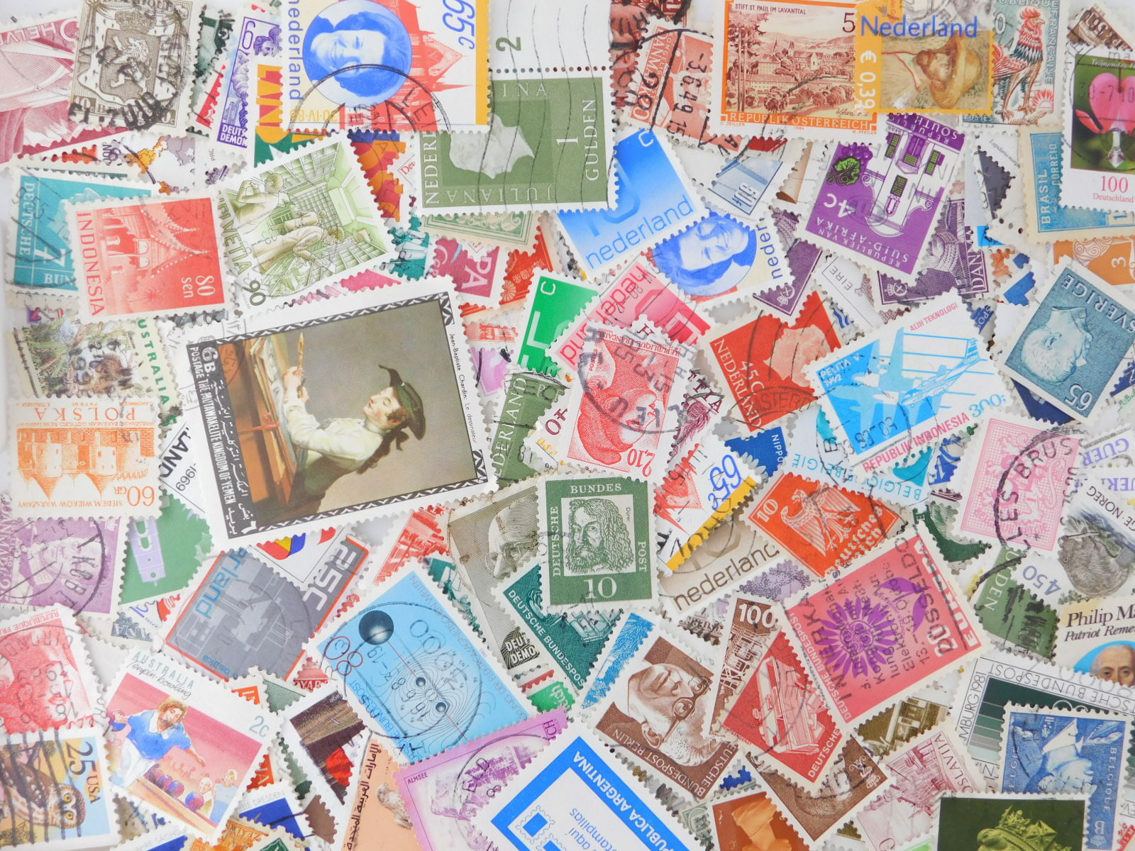 STAMP WORLD WIDE 1000pc lot off paper kiloware philatelic collection used