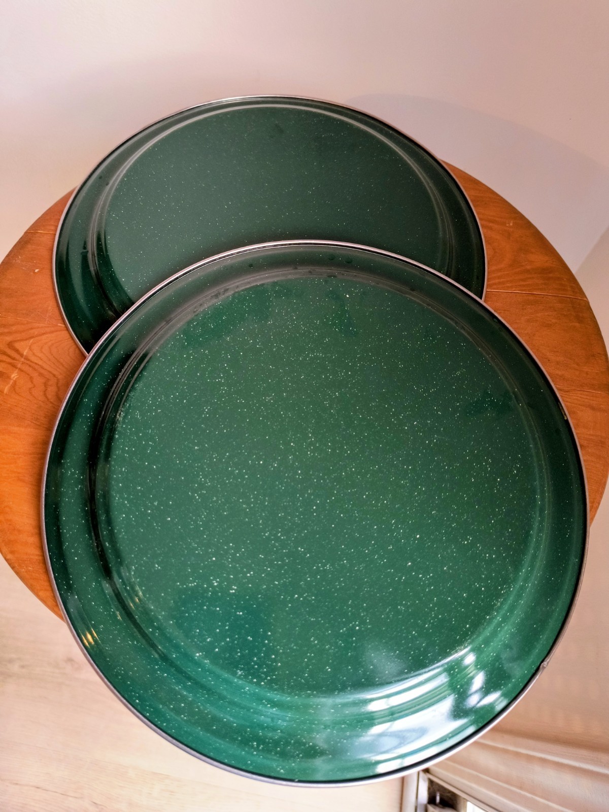 GSI Outdoors Pioneer Green enamelware 2 Serving Plates/2 Bowls camping prepping