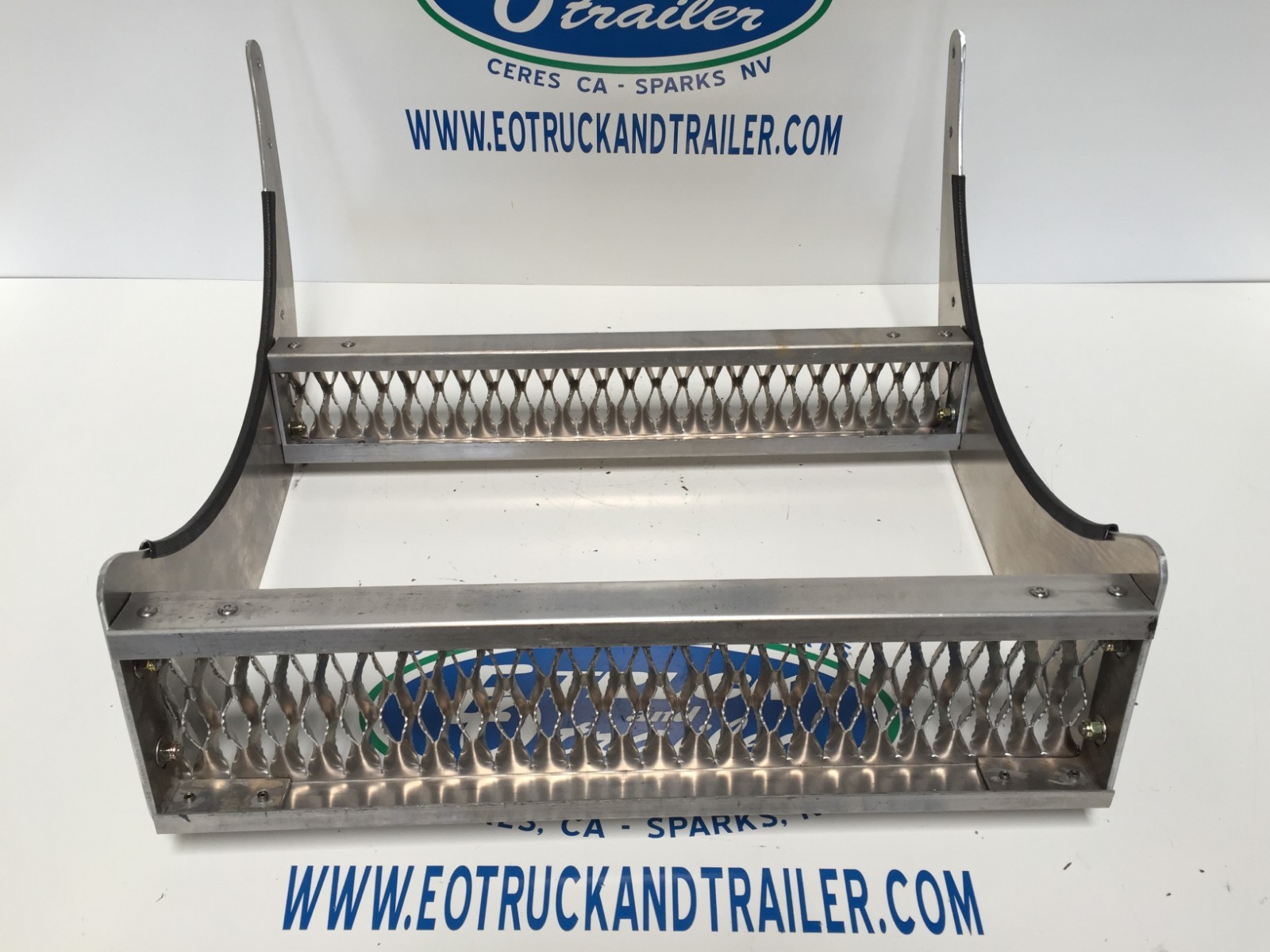 Peterbilt 26" Fuel Tank Step Kit Heavy Duty