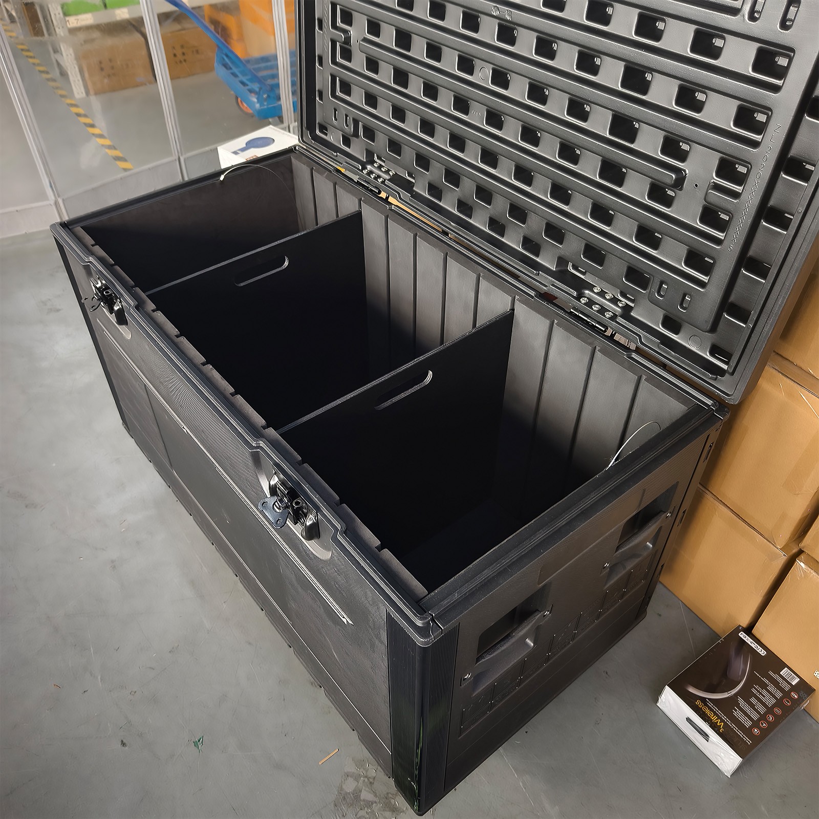 44" x 22" x 24"Cable Trunk Road Case with Wheels and Divider Stackable Road Case