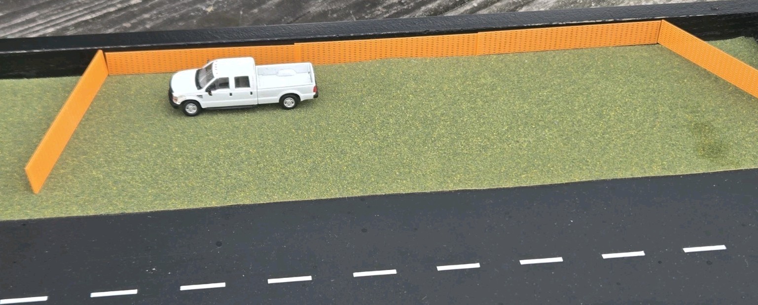 1/87 Scale Construction Fence 180 Feet *6 30' Sections* in Orange