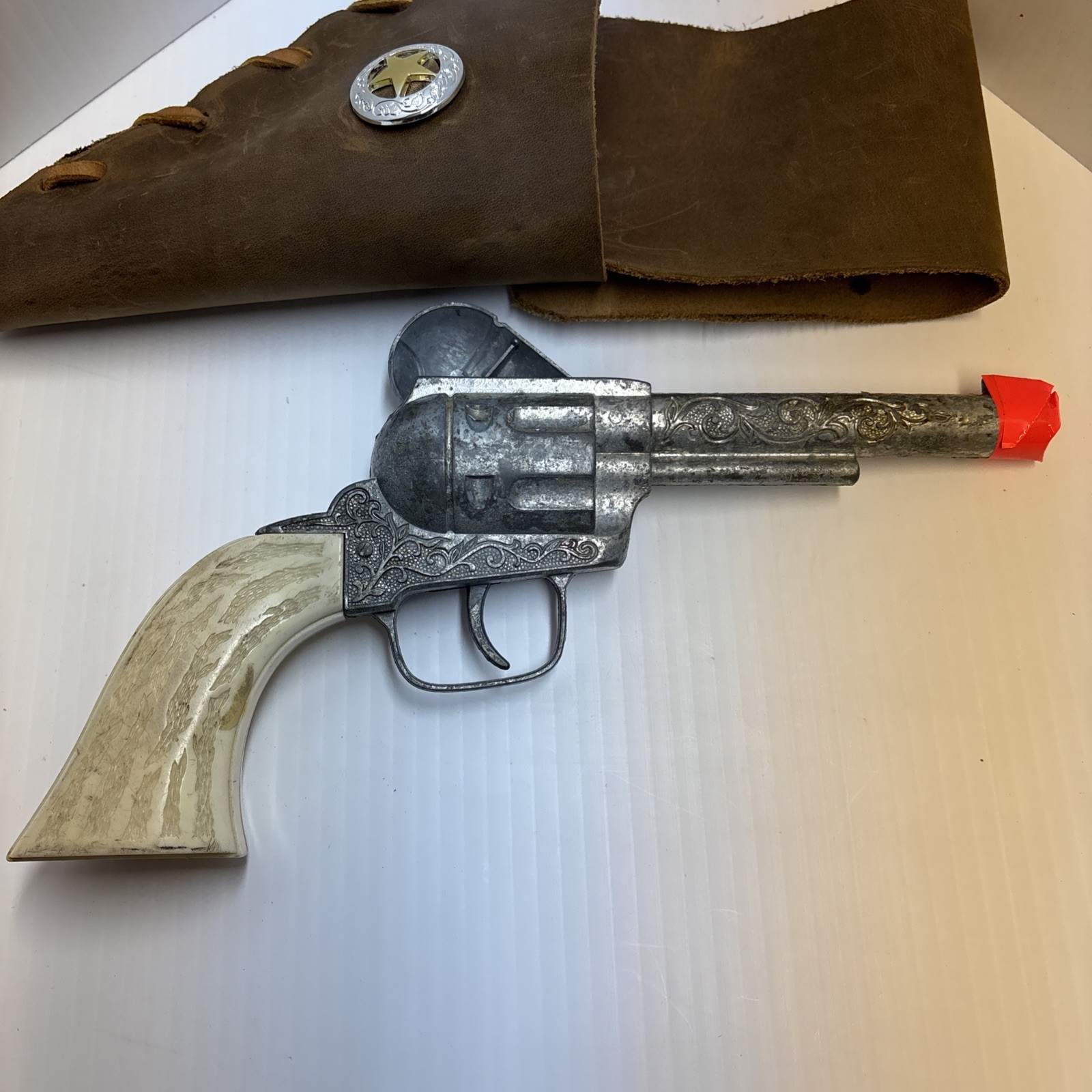 VINTAGE 1960'S WORKING CONDITION PONY BOY CAP GUN