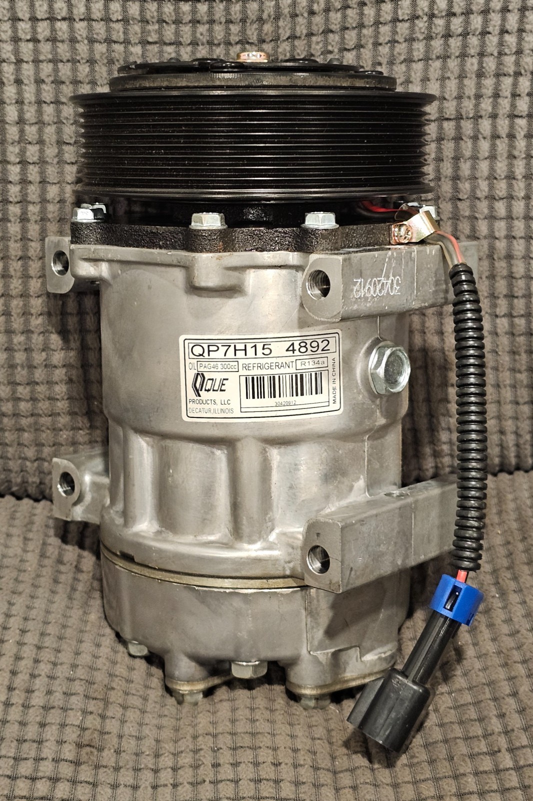 QUE - QP7H15-4892 Compressor w/ Clutch