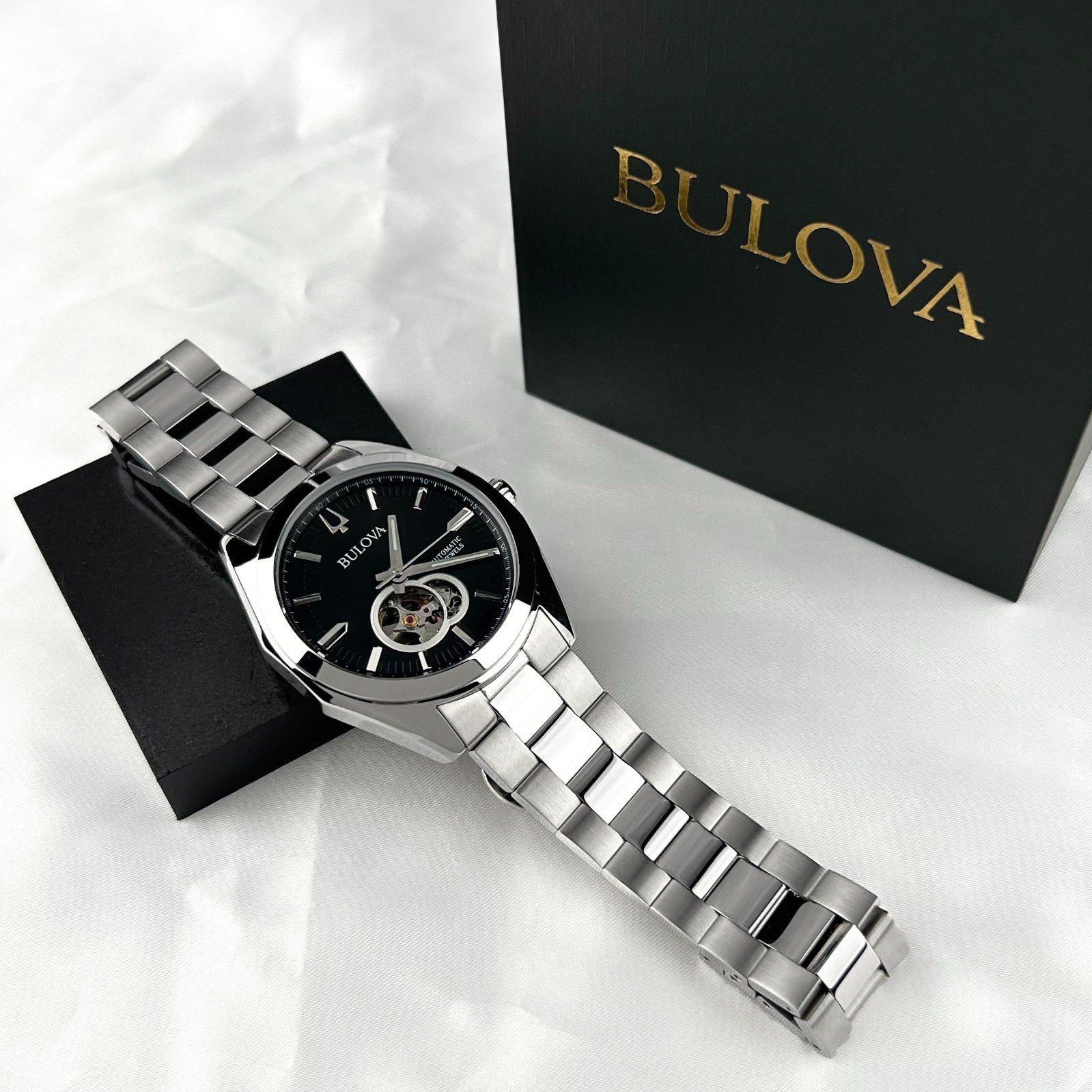 New w/box/Bulova Classic Surveyor 96A270 black Dial Men's Automatic Watch 42mm