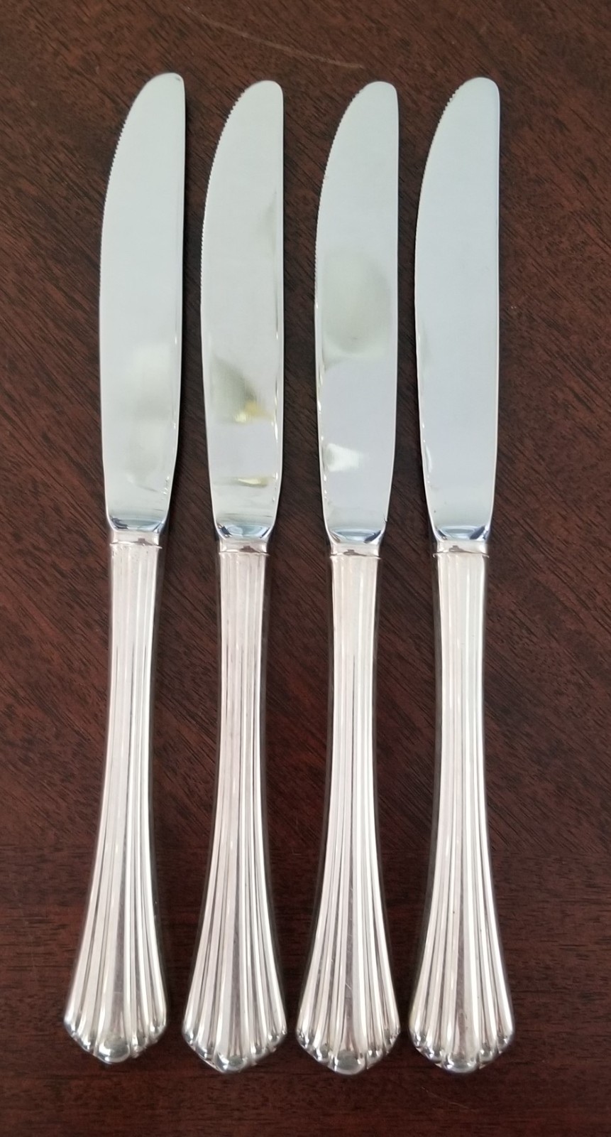 Lot of 4 International Silver "Flair"  Modern Hollow Handle Dinner Knives 9"