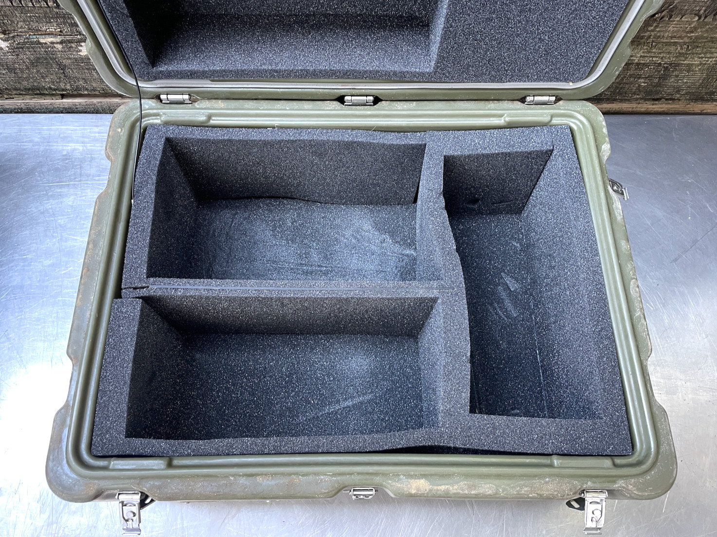 25x19x15 Exterior, Pelican Hardigg Weather Tight Transport Case Military Medical