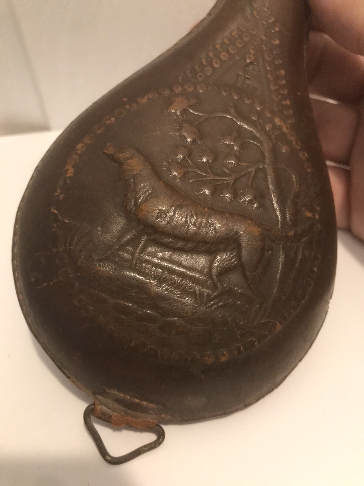 CIVIL WAR PERIOD LEATHER POWDER FLASK ( MARKED AM FLASK & CAP CO )