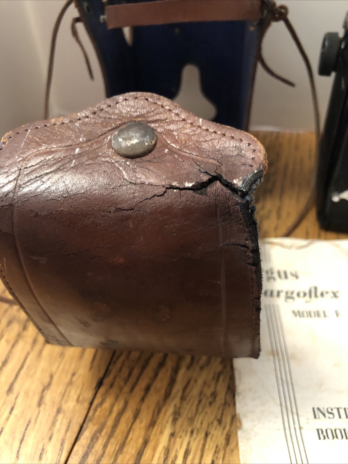 ARGUS ARGOFLEX MODEL E CAMERA W/Leather Case - 1940’s vintage 75mm For Parts