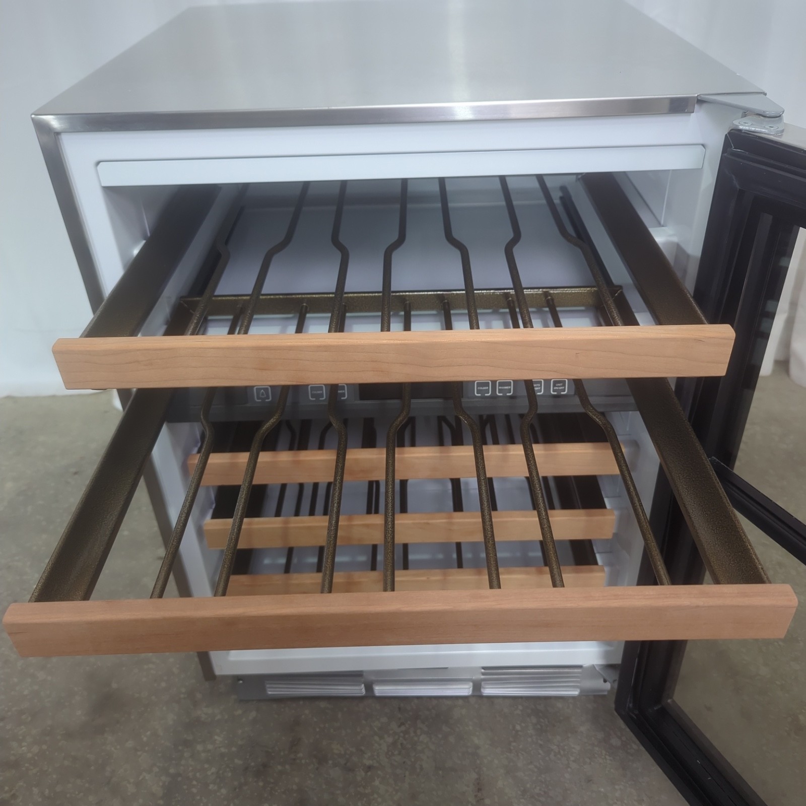 2014 Sub-Zero 424FS 24" Stainless Steel Standalone/Undercounter Wine Cooler