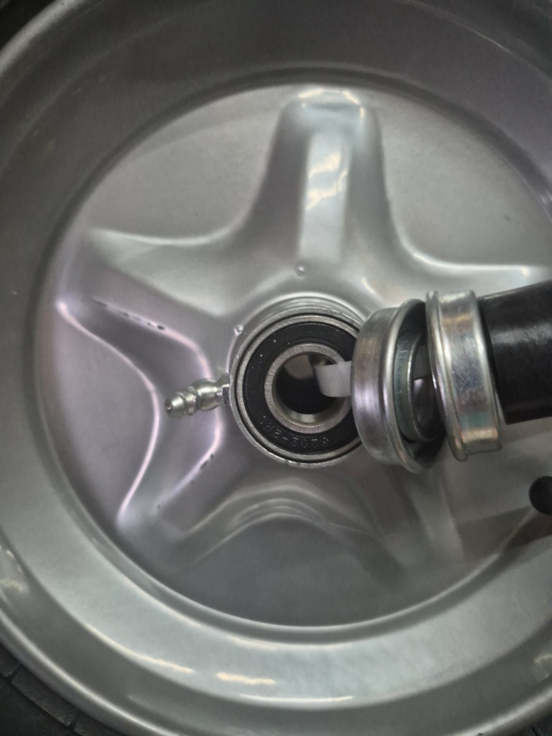 Flat Free Universal Replacement Utility Wheelbarrow Wheel Tire 13-16