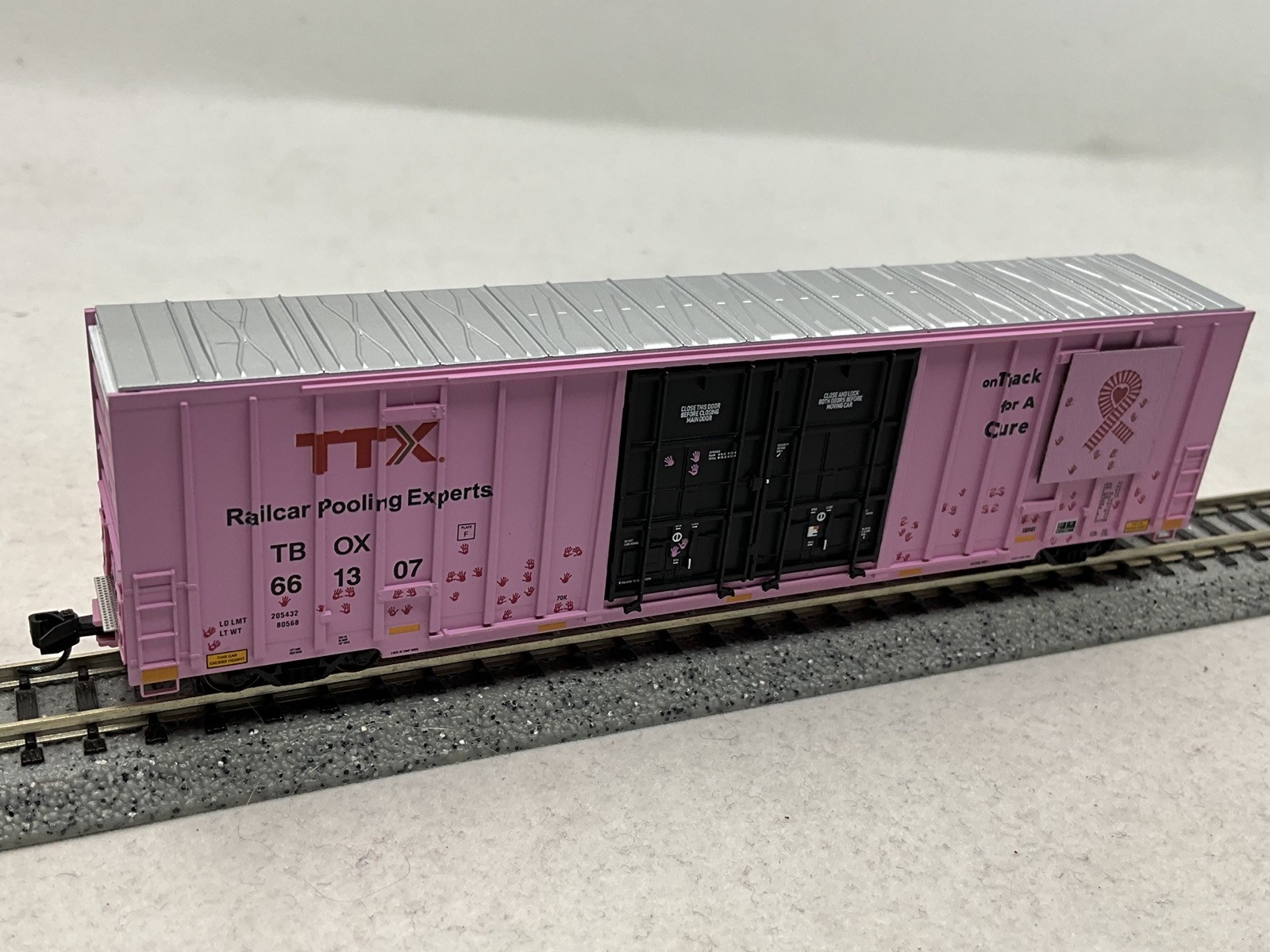 NIB MicroTrains N Scale TTX Pink 'On Track for a Cure' 60 Ft HighCube Boxcar