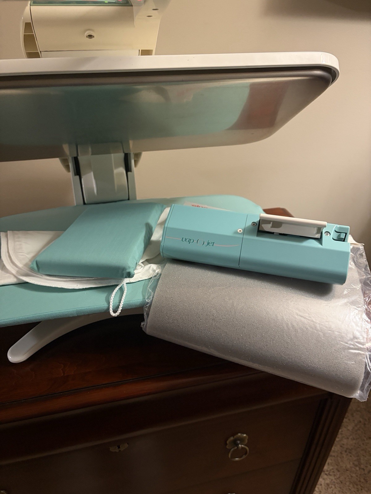 Elnapress Opal Professional Finish Swiss Ironing/Presser in Very Good Condition