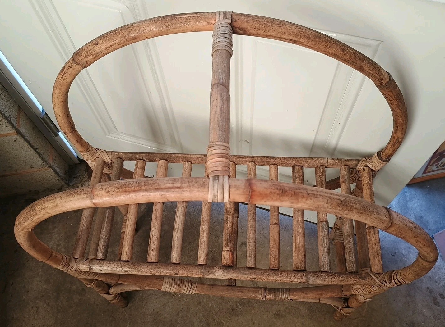 Vtg Mid Century Bamboo Shelf Unit Freestanding Circular Bookcase Etagere 35"x23"