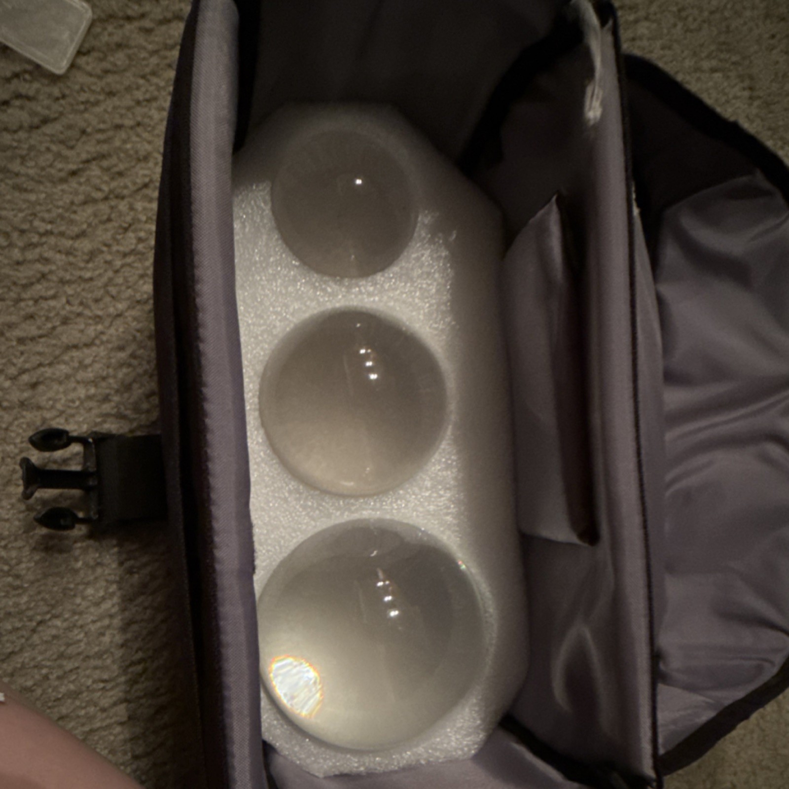 Glass photography sphere’s with canon camera bag
