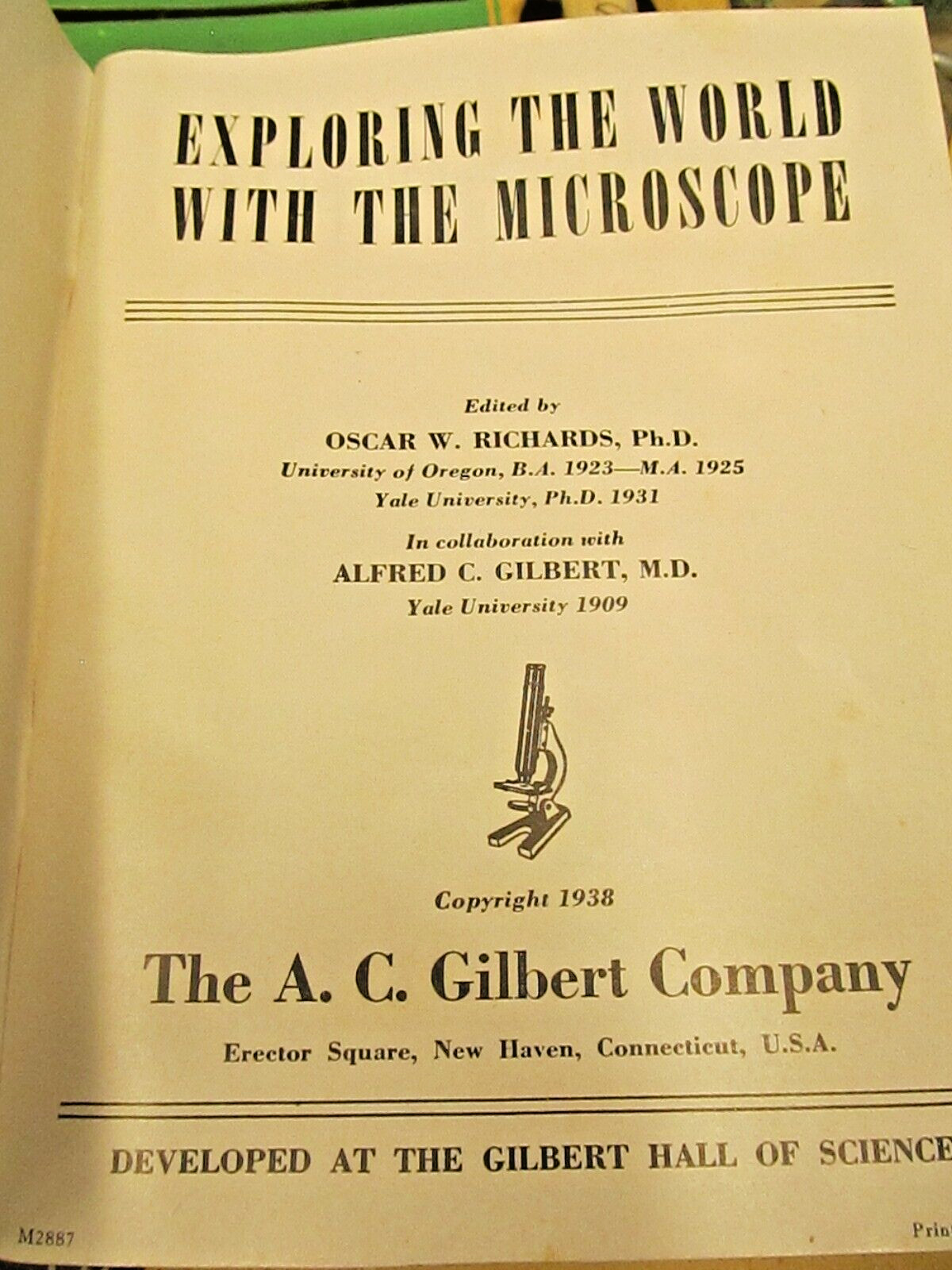 Vintage '38 Gilbert No.8 microscope set with Polaroid jr