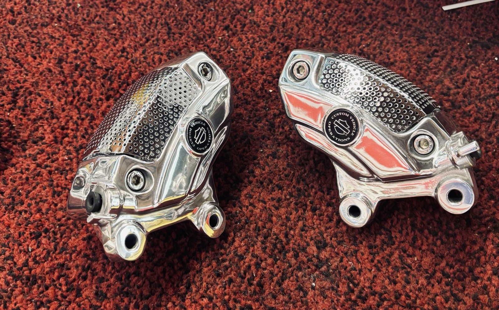 2 GENUNE CVO TOURING Harley-Davidson Front Brembo Brake Calipers Shown 443203-08