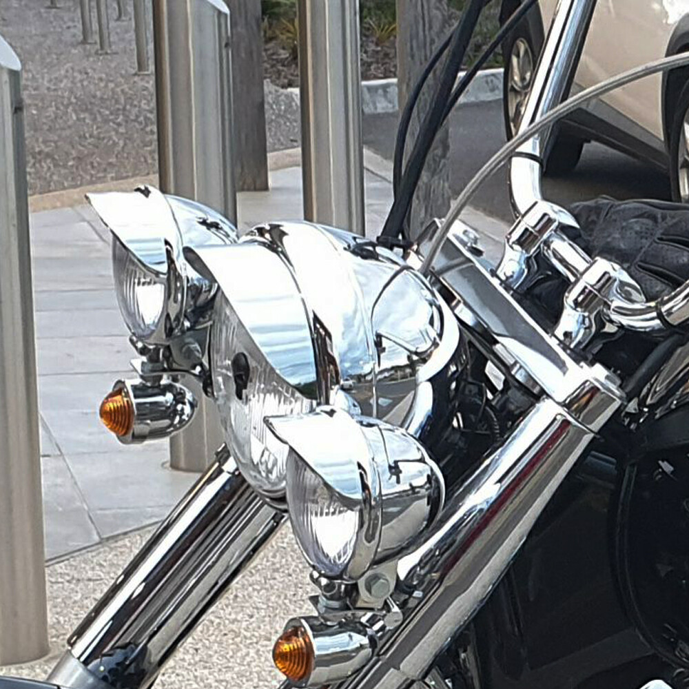 Passing Bar Mount Bracket Spot Light For Harley Heritage Softail Classic FLSTC